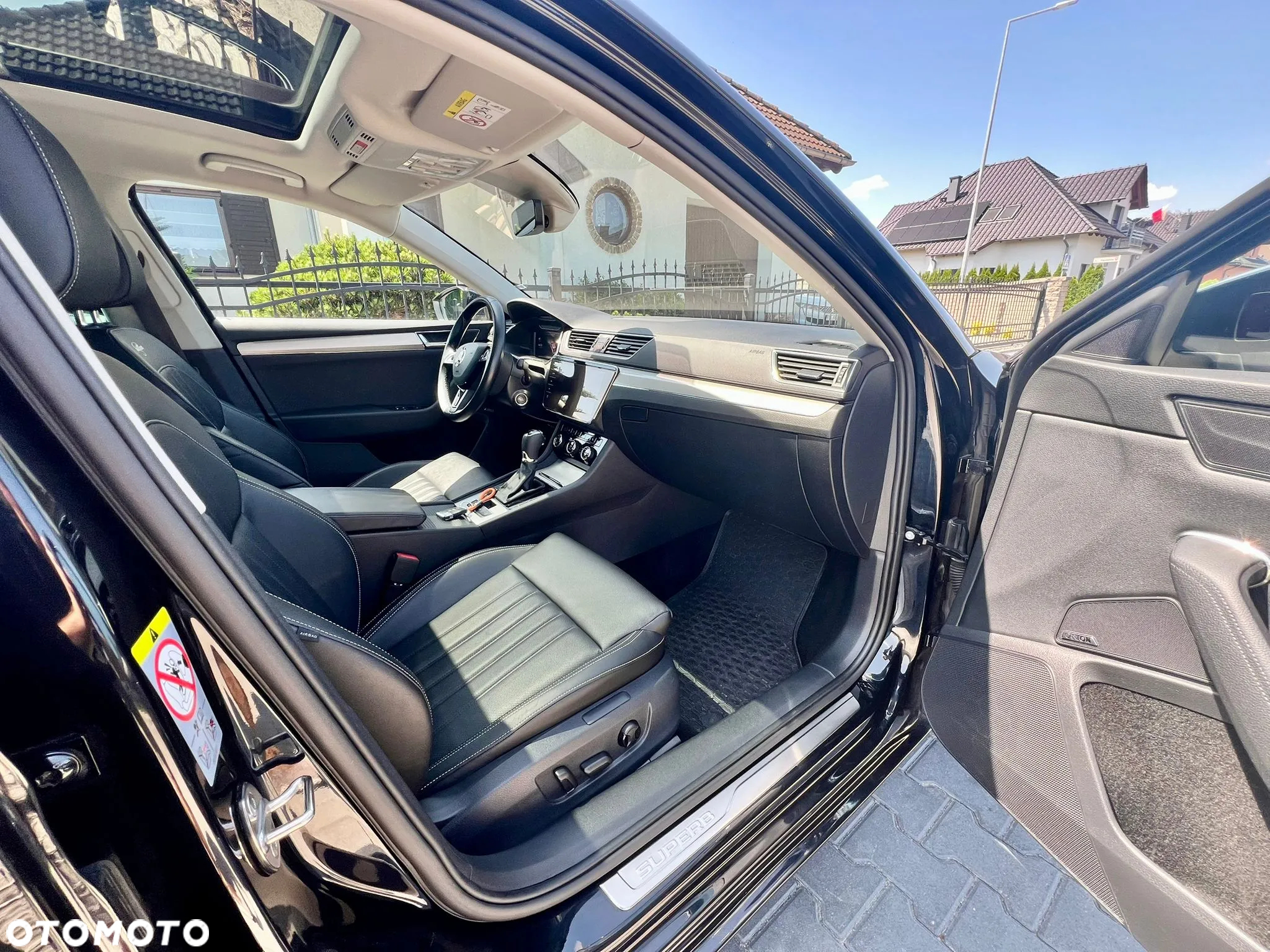 Skoda Superb 2.0 TDI L&K DSG - 28