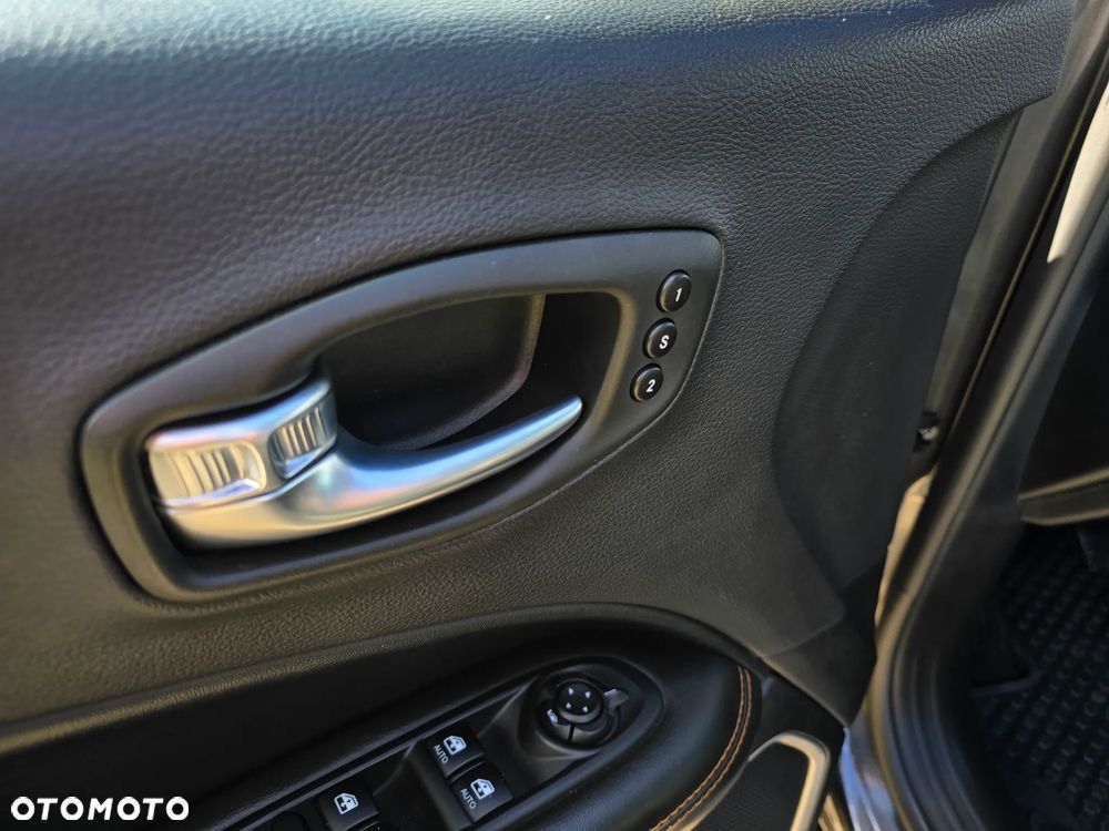 Jeep Compass 2.0 MultiJet Active Drive Limited - 22