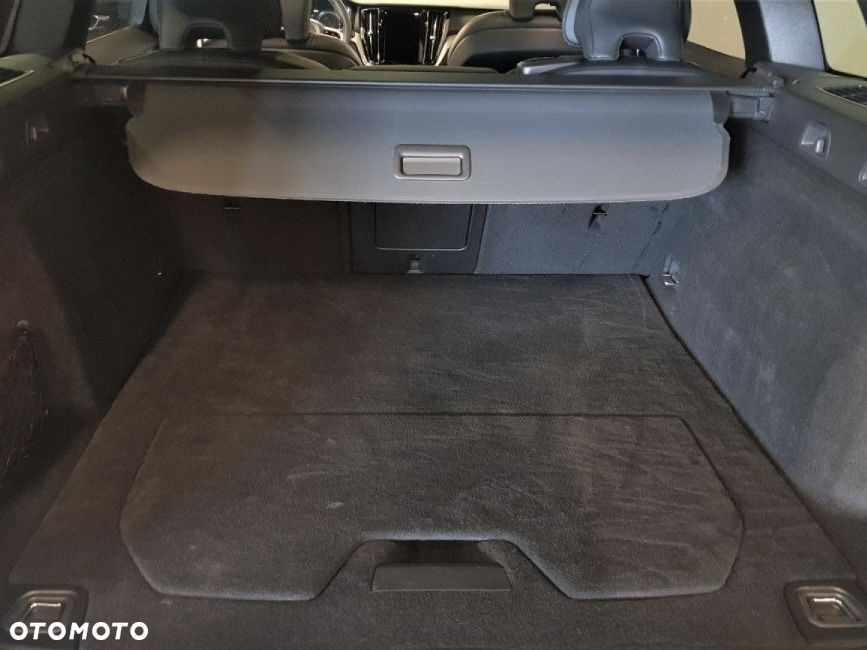 Volvo V60 T8 AWD Plug-In Hybrid Inscription - 16