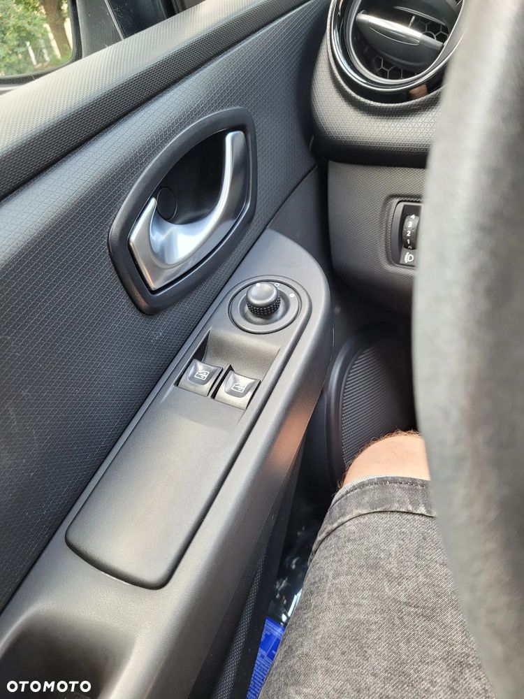Renault Clio - 8