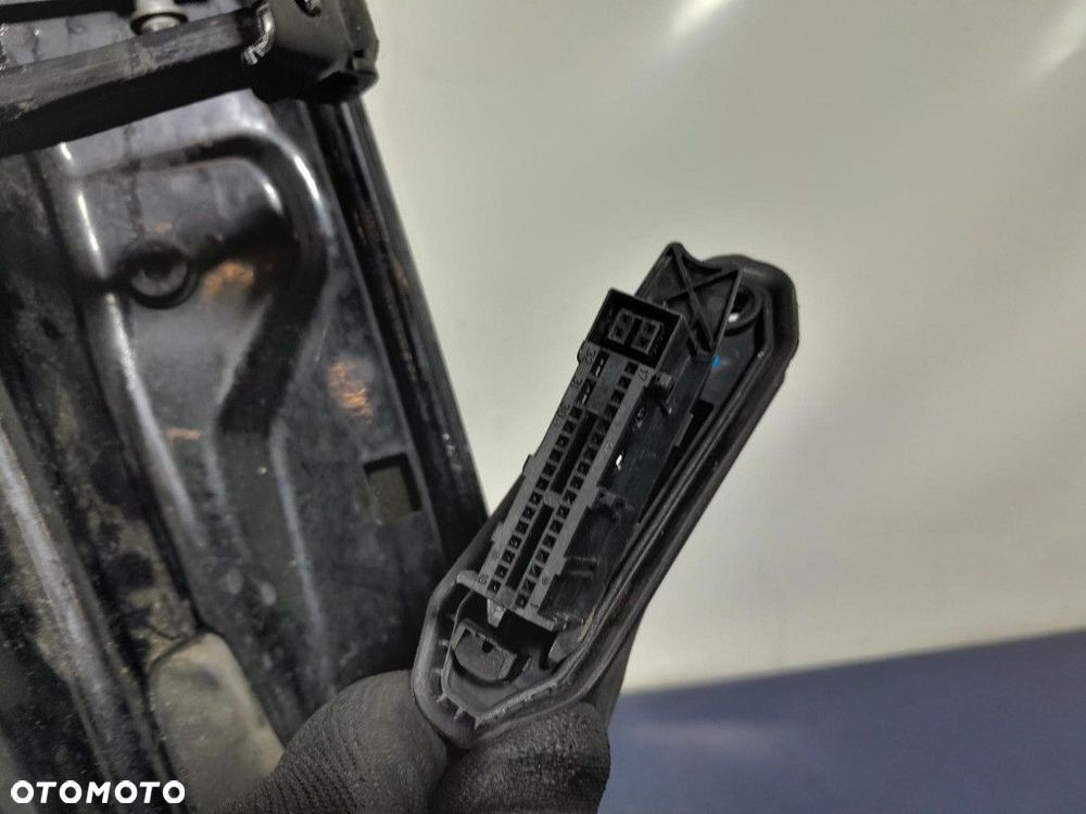 BMW 1 E87 LIFT DRZWI TYŁ LEWE 475 - 11