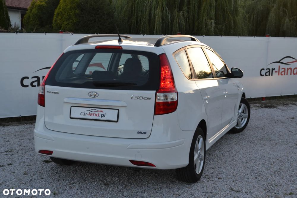 Hyundai i30 i30cw blue 1.6 CRDi Trend - 14