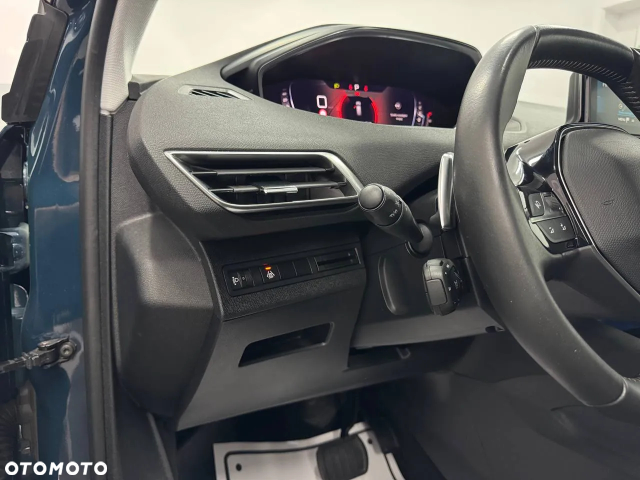 Peugeot 3008 1.5 BlueHDi Active Pack S&S EAT8 - 20