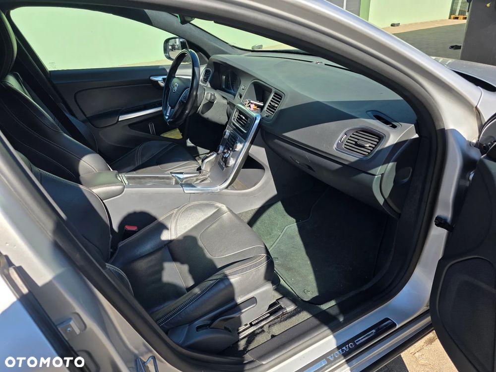 Volvo S60 T3 Geartronic Kinetic - 12