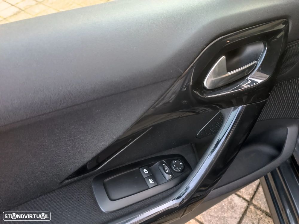 Peugeot 208 1.4 HDi Allure - 15