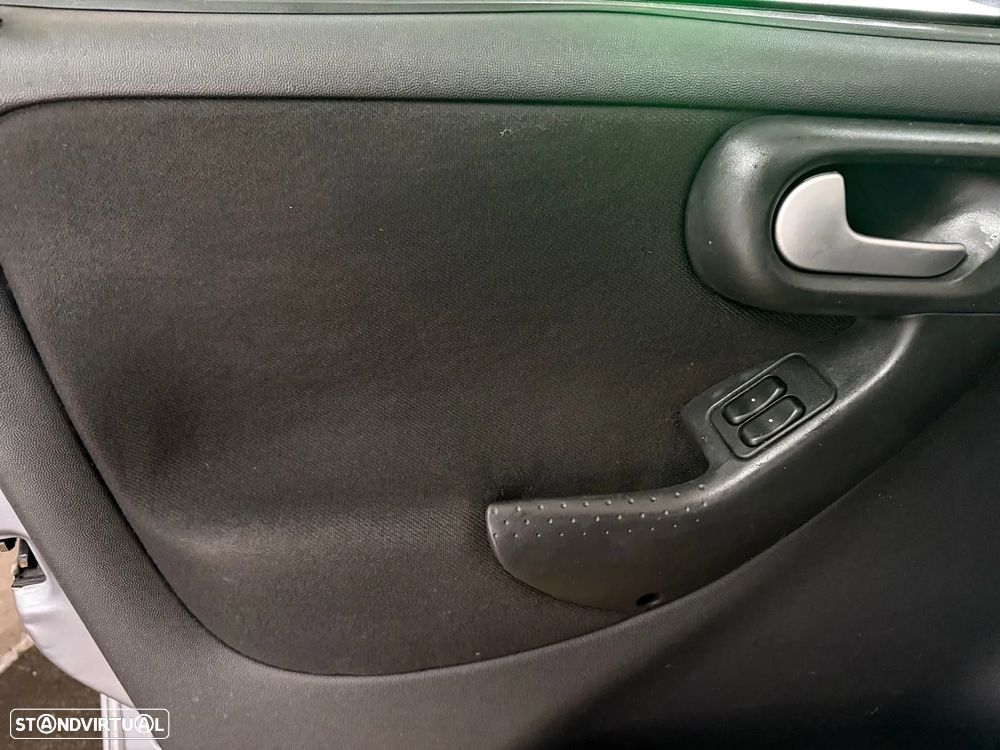 Opel Corsa 1.2 Twinport Silver Plus - 15