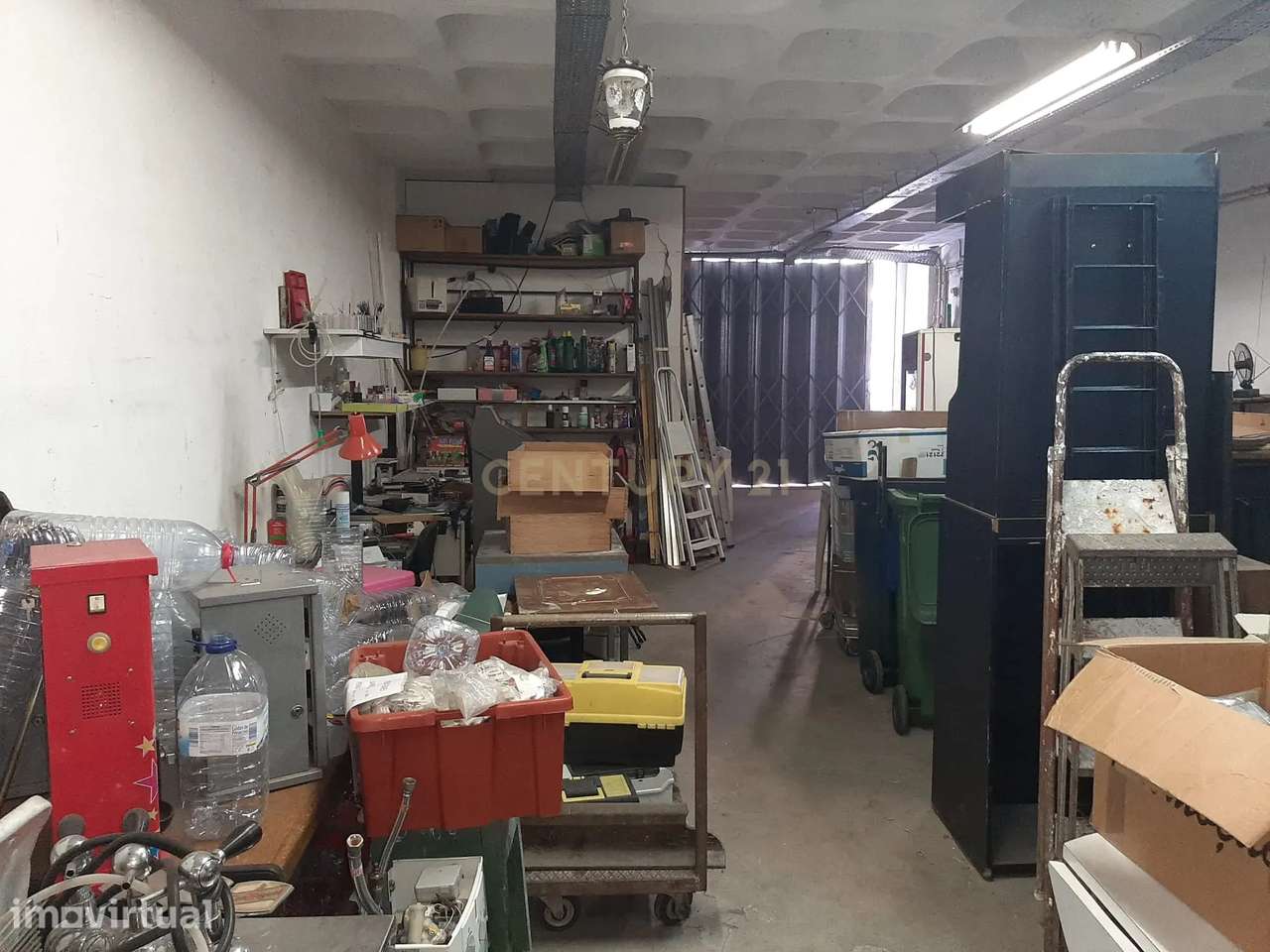 Espaço Comercial/Armazém com 5 lugares de estacionamento no prédio, em - Grande imagem: 5/20
