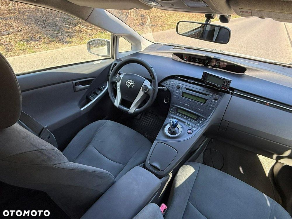 Toyota Prius 1.8 HSD Active - 27
