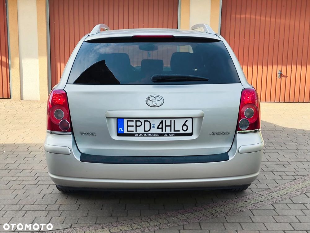 Toyota Avensis 1.8 VVT-i Sol Premium - 15