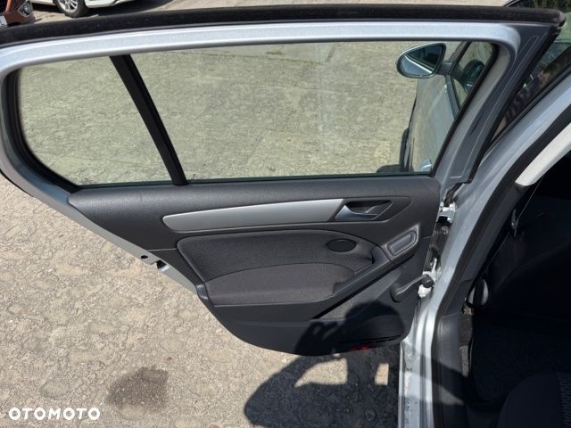 Volkswagen Golf - 20