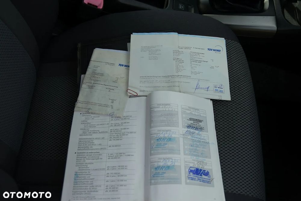 Toyota RAV4 4x4 Edition - 35