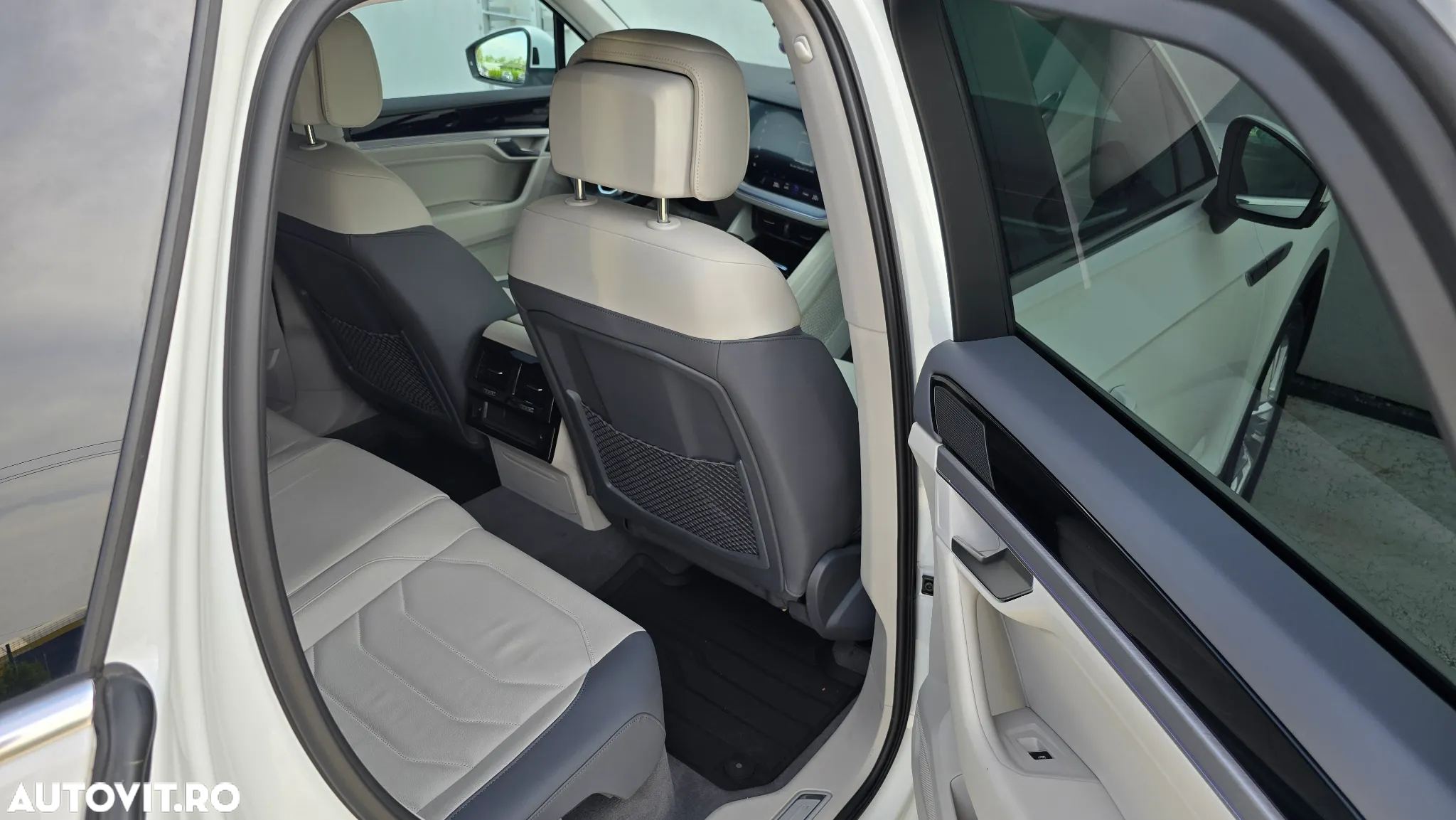 Volkswagen Touareg V6 TDI Elegance - 33