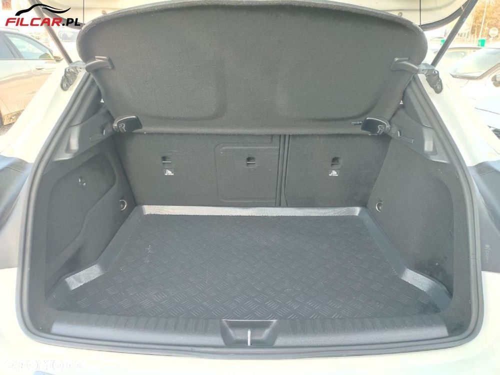 Mercedes-Benz GLA - 25