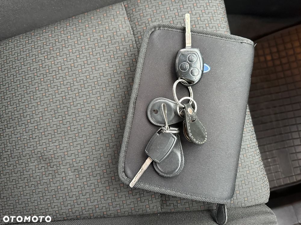 Ford S-Max 2.0 TDCi DPF Ambiente - 8