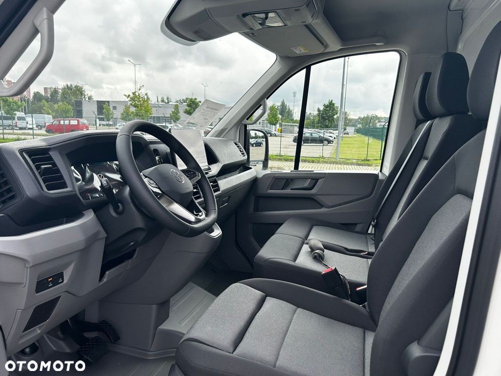 Volkswagen Crafter Podwozie z pojedynczą kabiną silnik: 2,0 l EURO VI SCR 163 KM / skrzynia biegów: Przedni napęd automatyczna 8-biegowa rozstaw osi: 4490 mm - 9