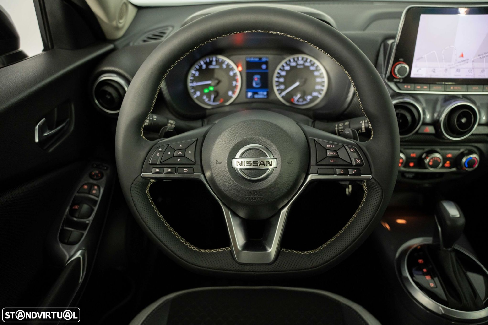 Nissan Juke 1.0 DIG-T N-Connecta DCT - 28