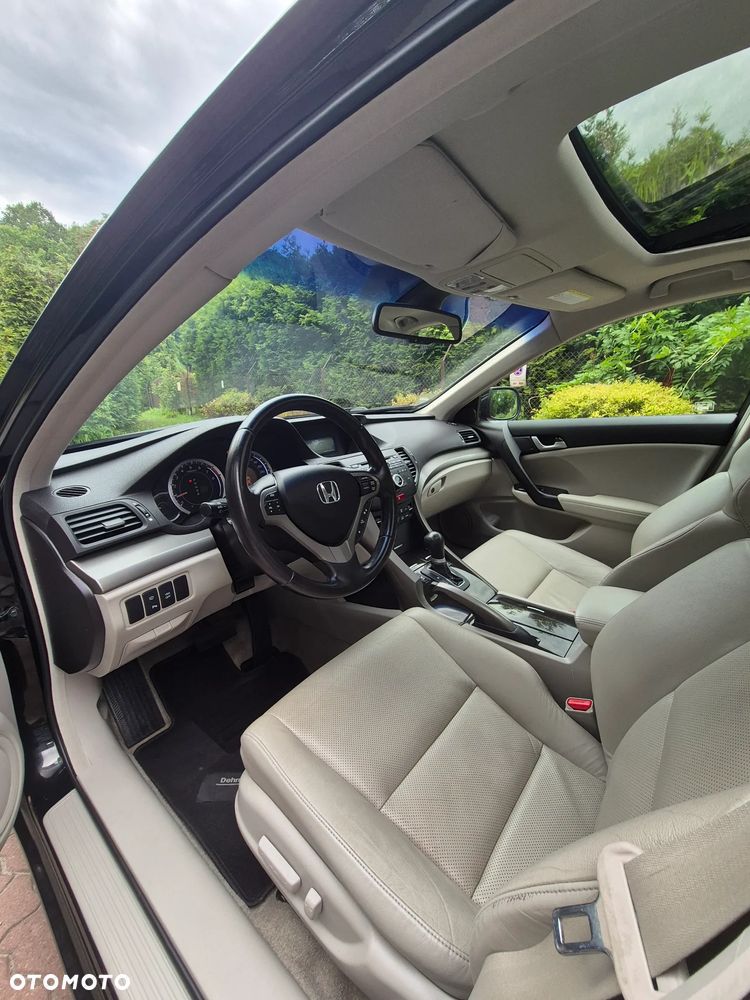 Honda Accord 2.4 Executive - 11