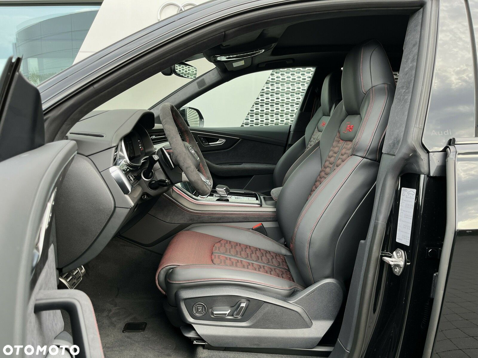 Audi RS Q8 - 26