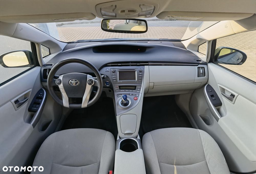 Toyota Prius (Hybrid) Comfort - 24