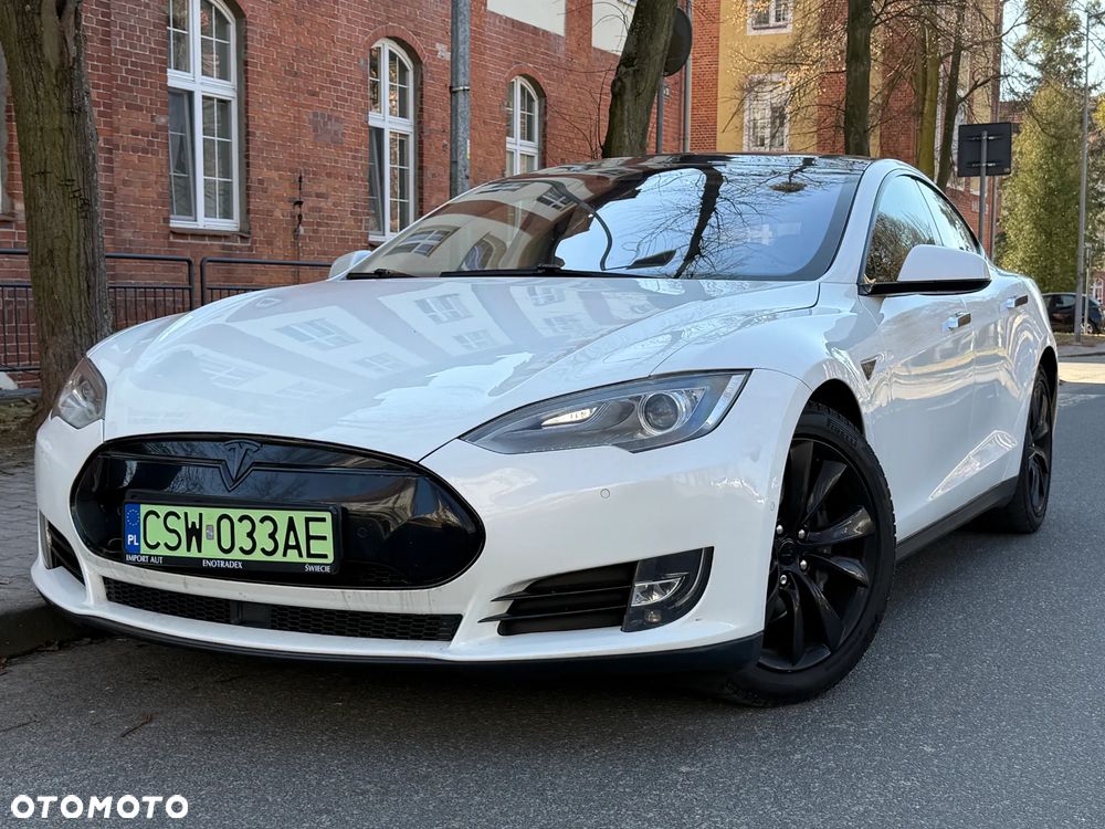 Tesla Model S 85D Allradantrieb - 2