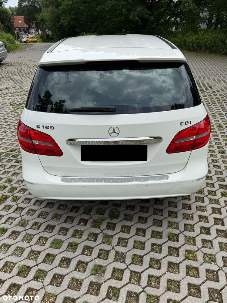 Mercedes-Benz Klasa B 180 CDI (BlueEFFICIENCY) 7G-DCT - 15