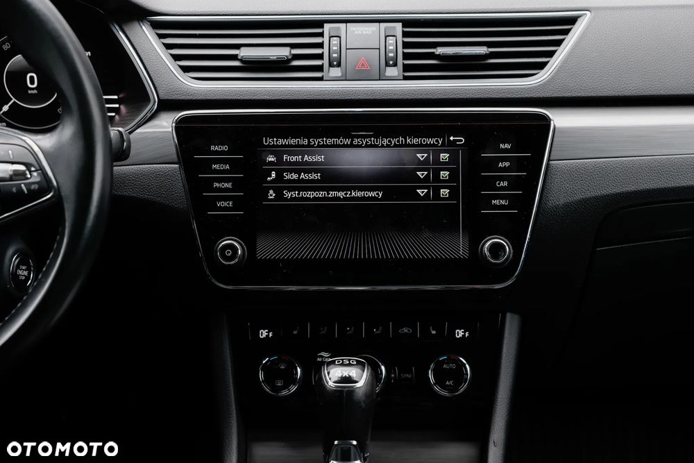 Skoda Superb 2.0 TDI SCR Style DSG - 23