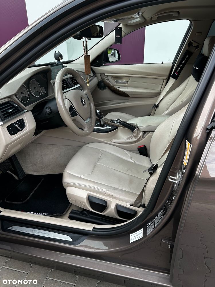 BMW Seria 3 328i Modern Line - 10