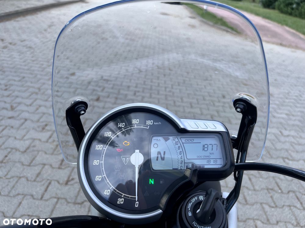 Triumph Scrambler - 9