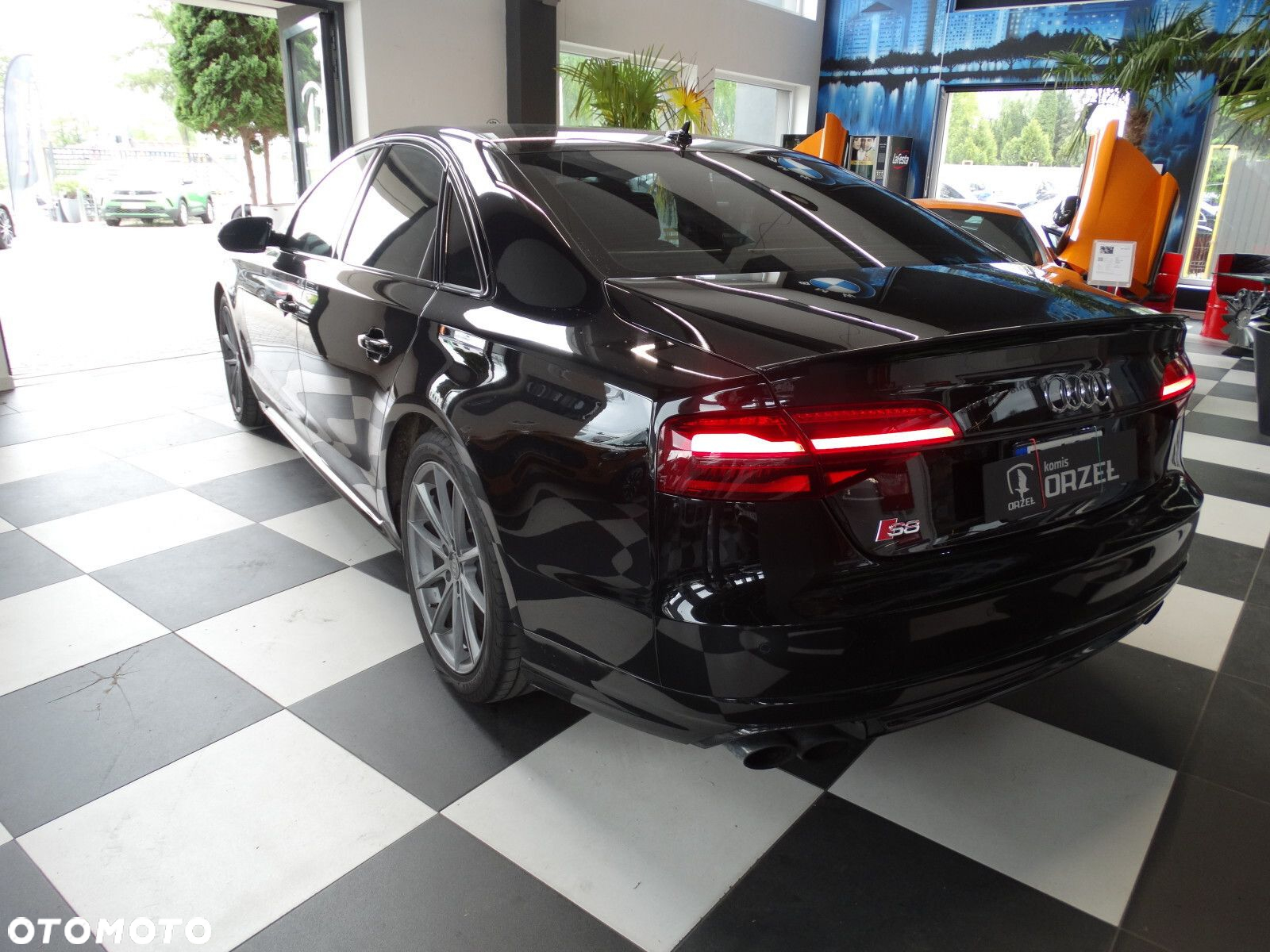 Audi S8 - 6