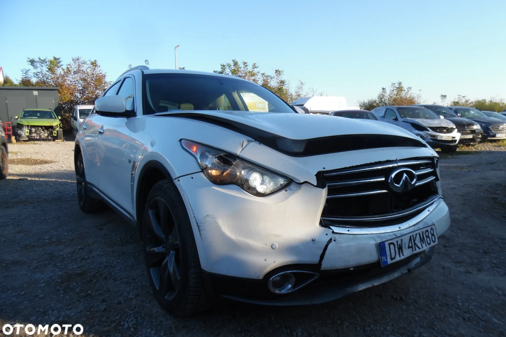 Infiniti QX70 - 3