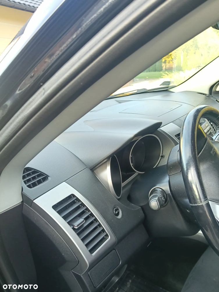 Mitsubishi Outlander 2.0 DID Instyle - 14