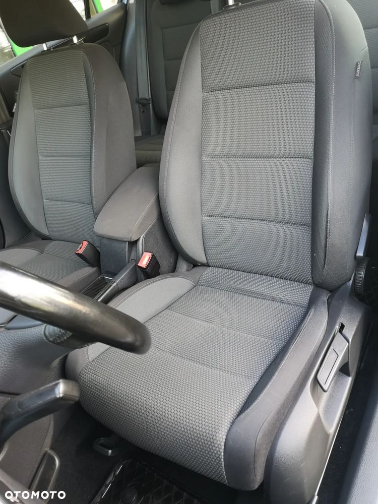 Volkswagen Golf 1.6 TDI DPF Trendline - 21