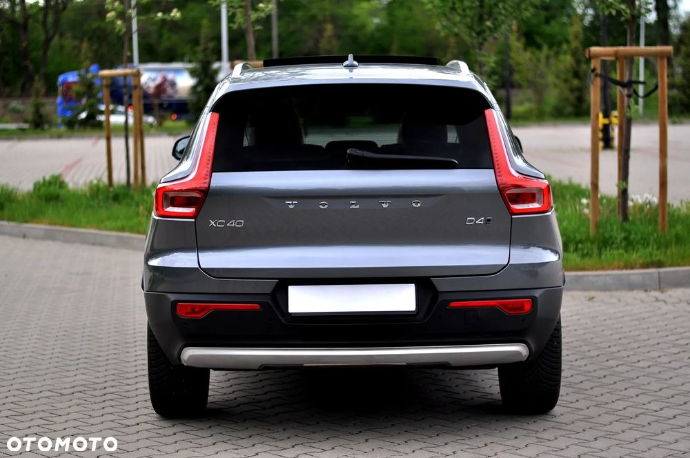 Volvo XC 40 D4 AWD Momentum Pro - 11