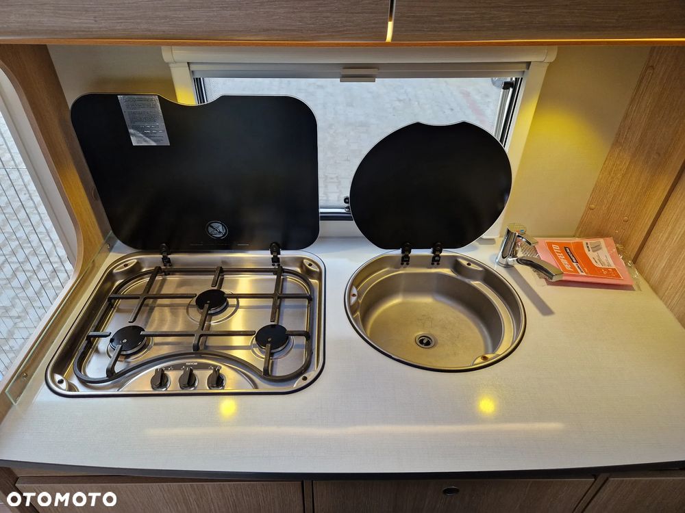 Sunlight A70 Kamper 6 Osób Alkowa Fiat 2.3 JTD Capron A62 Carado A464 - 19