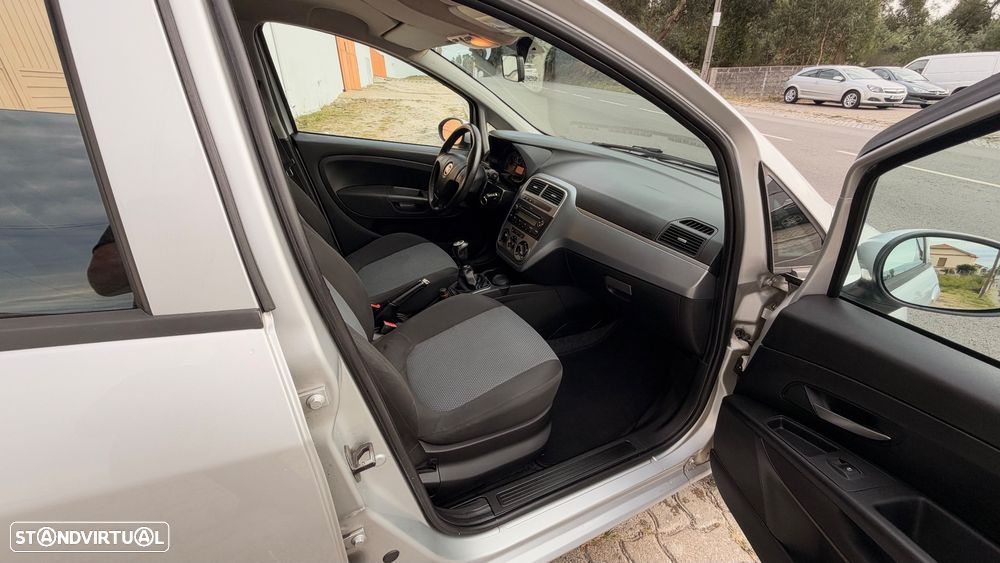 Fiat Grande Punto - 8