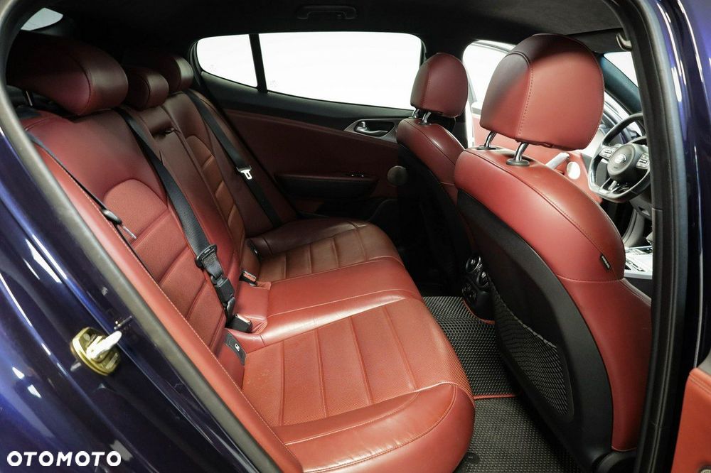Kia Stinger - 35