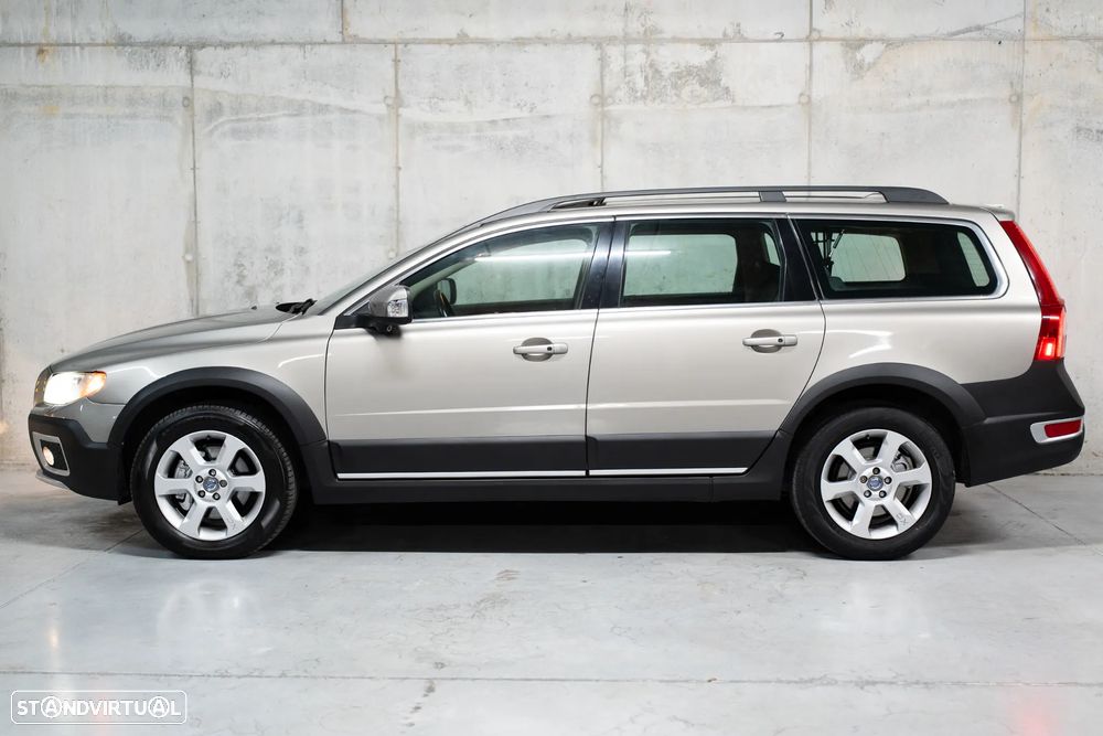 Volvo XC 70 D5 Summum Geartronic - 11