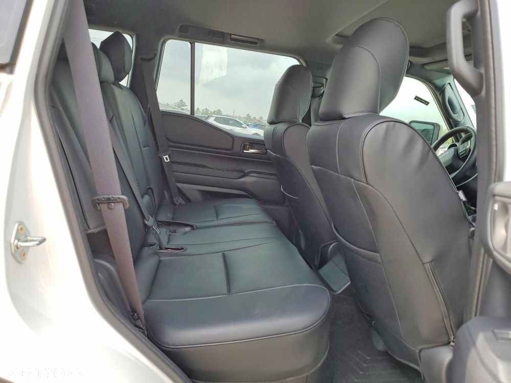 Toyota Land Cruiser - 11