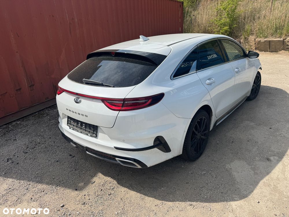 Kia ProCeed 1.6 CRDi Eco-Dynamics+ (48V Mild-Hybrid) DCT7 GT LINE - 6