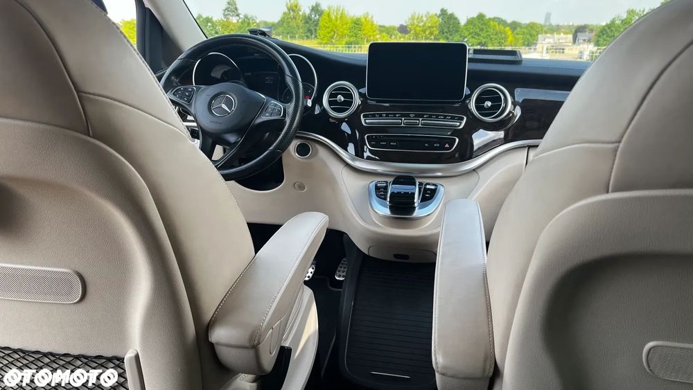 Mercedes-Benz Klasa V - 3