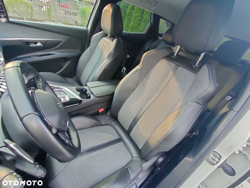 Peugeot 3008 1.6 PureTech Hybrid PHEV Allure Pack S&S EAT8 - 7