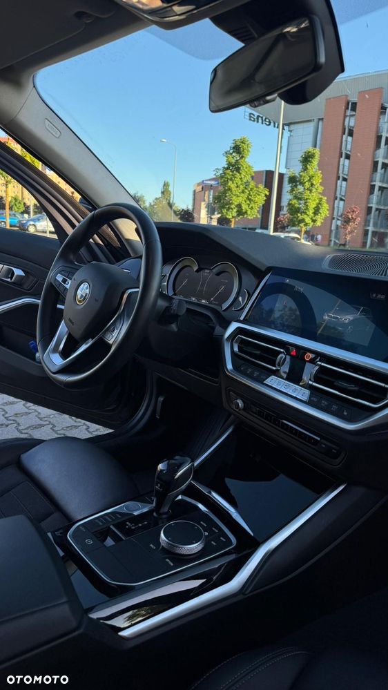 BMW Seria 3 320d Sport Line Shadow sport - 24
