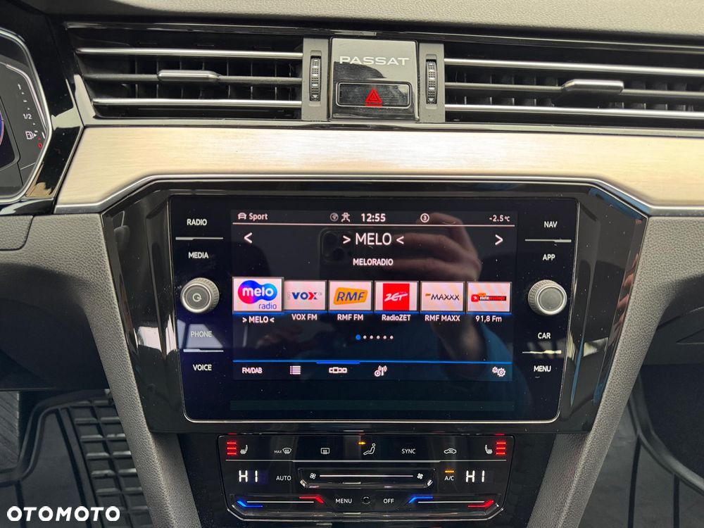Volkswagen Passat Variant 2.0 TDI EVO Elegance DSG - 25