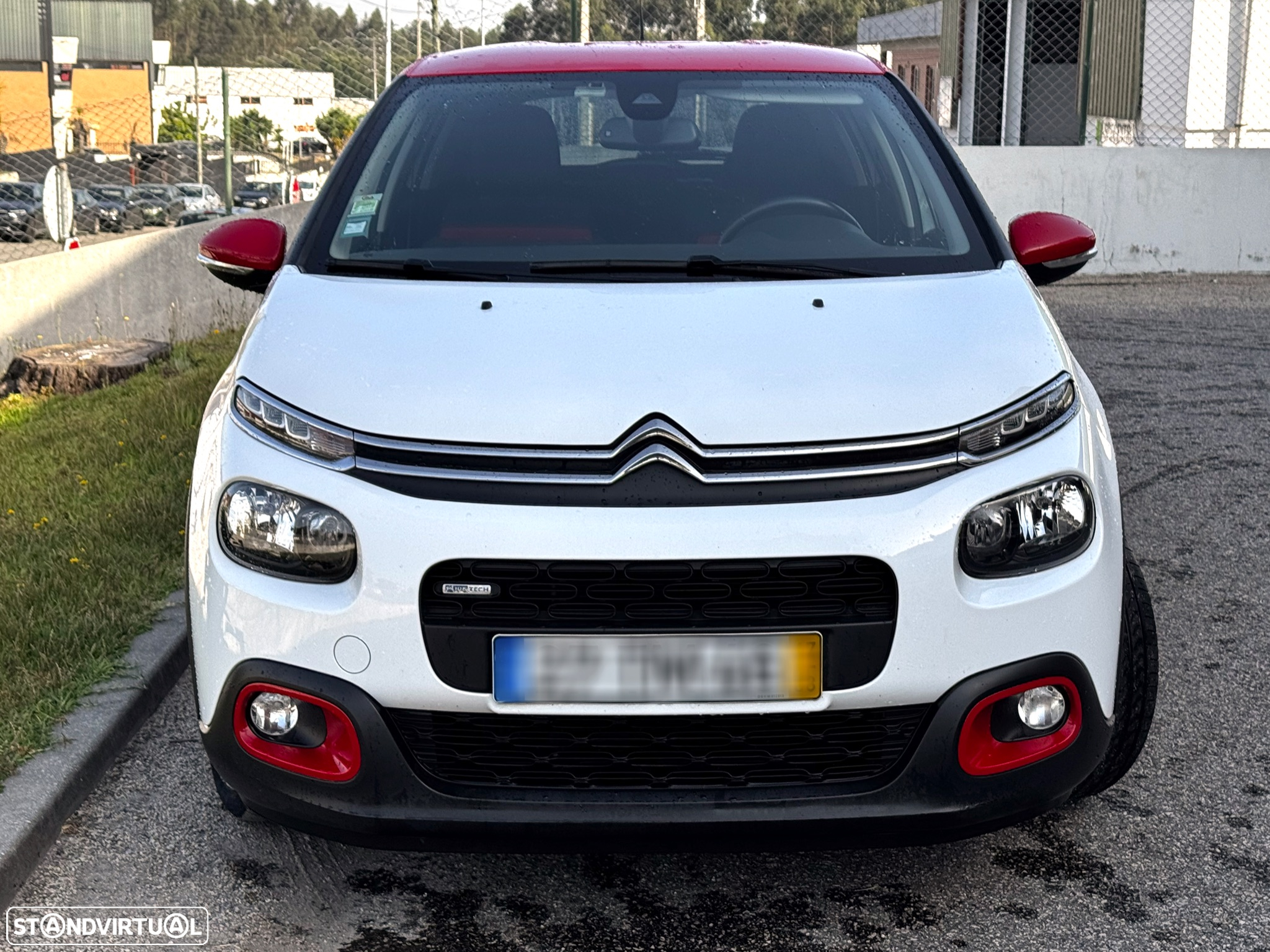 Citroën C3 1.2 PureTech Shine EAT6 - 2