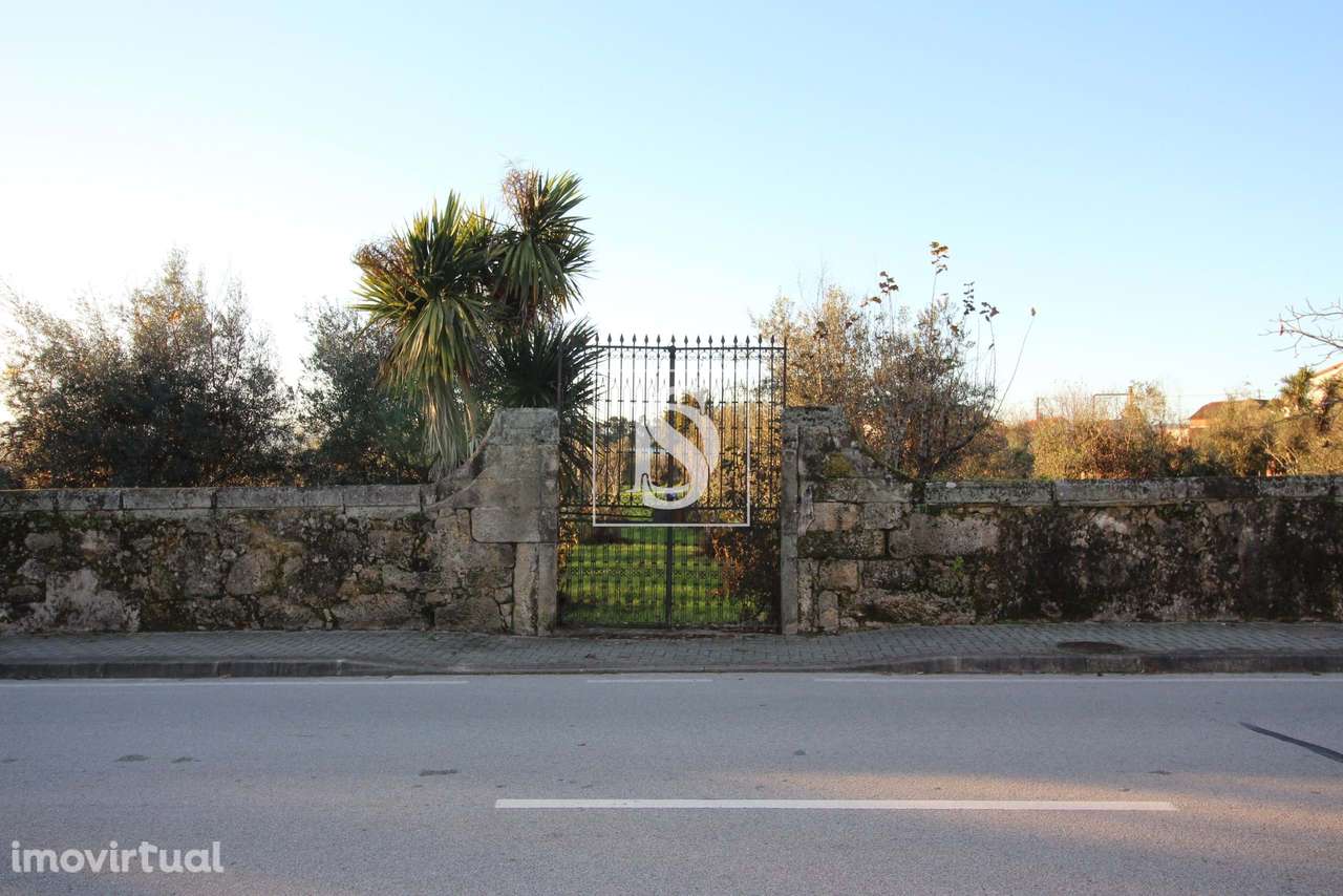 Terreno de 12.370m2 com viabilidade de construção - Grande imagem: 2/14