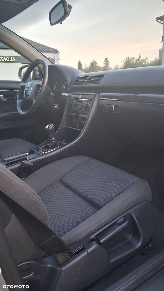 Audi A4 Limousine - 14