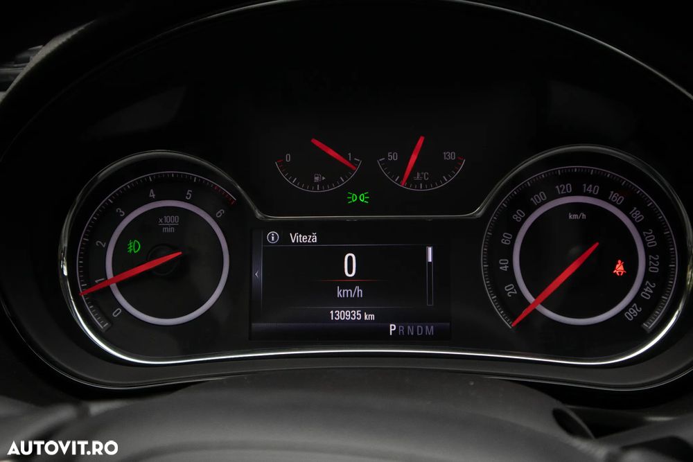 Opel Insignia - 25