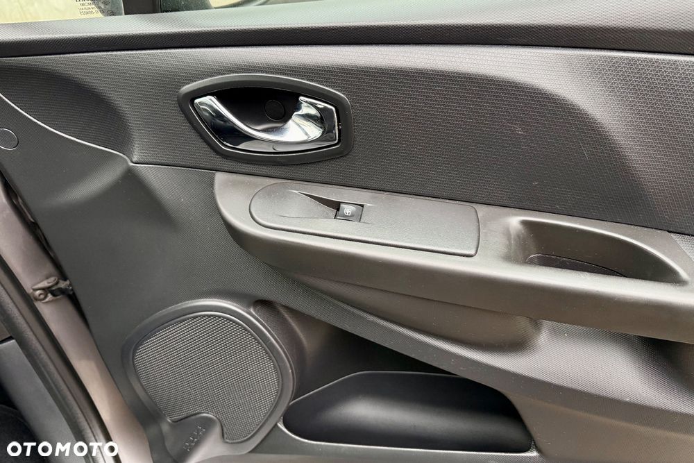 Renault Clio dCi 75 Stop & Start Life - 19