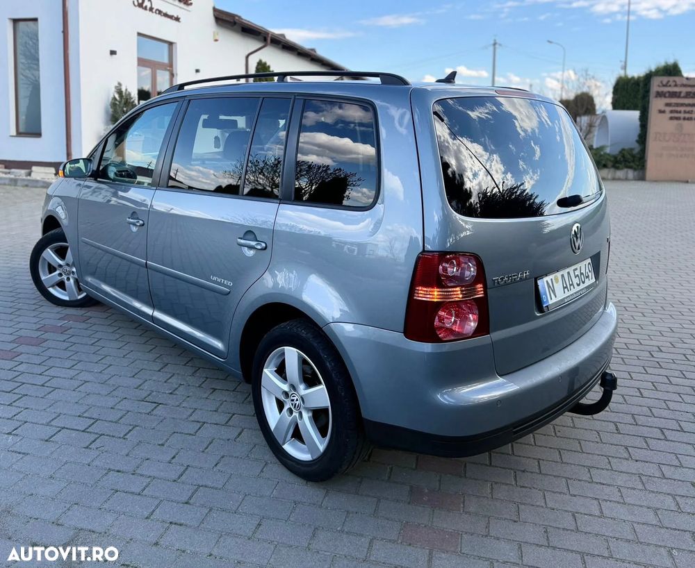 Volkswagen Touran 2.0 TDI Highline - 4