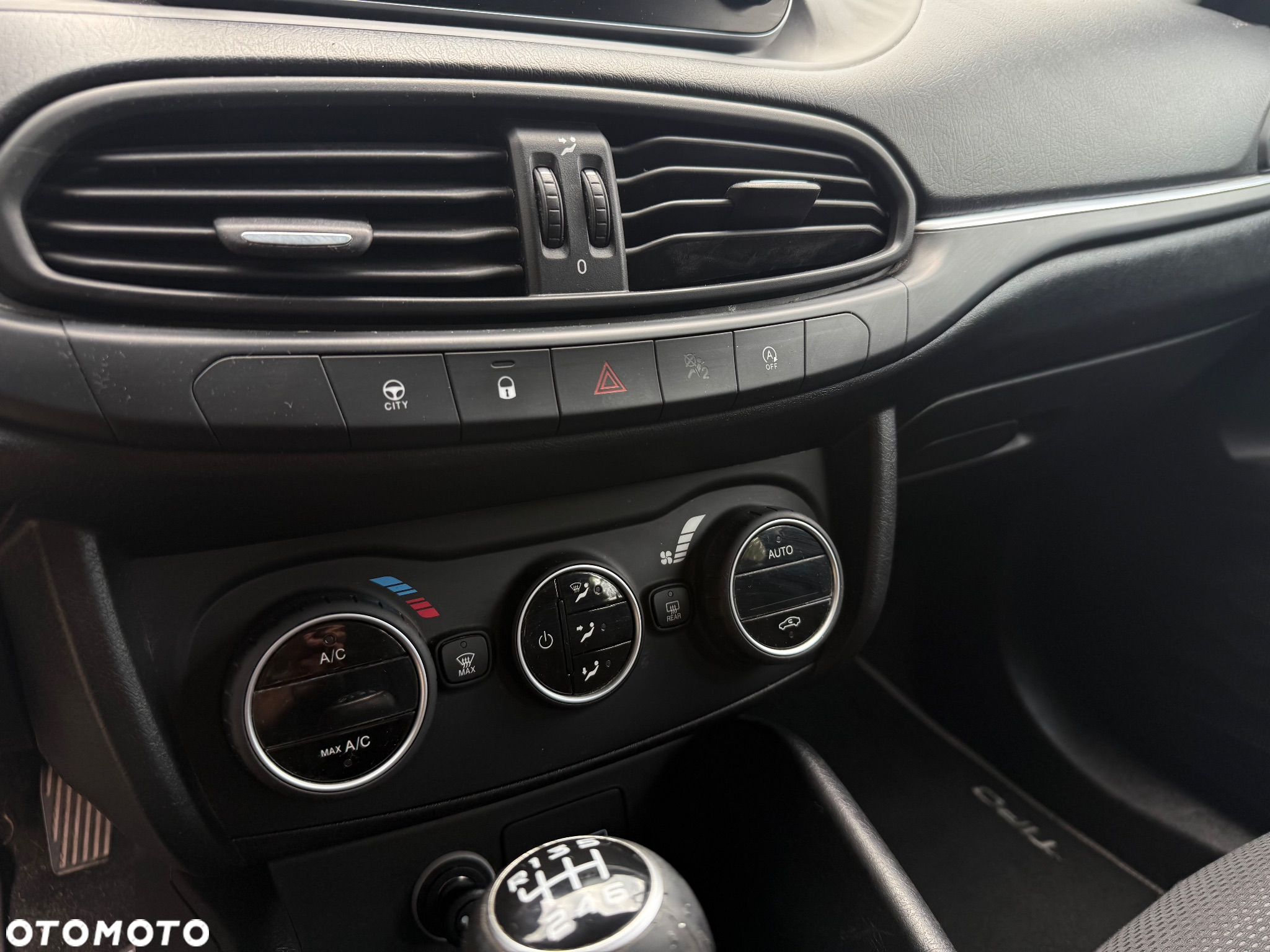 Fiat Tipo 1.6 MultiJet Lounge - 22